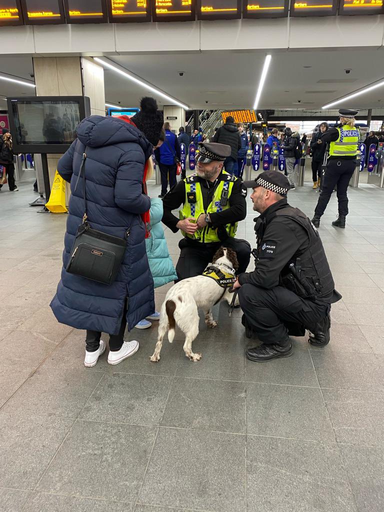 Another fantastic day of joint working alongside @BTPGtrMcr #ProjectServator team and @BTPDogs conducting a variety of deployments in West Yorkshire. We all have a part to play in keeping each other safe. Remember to report anything suspicious to police #TogetherWeveGotItCovered