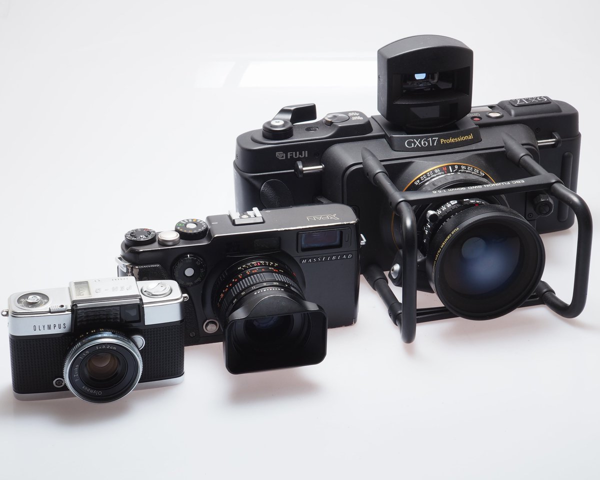 Cameras come in various sizes. Small, medium and large

#filmphotography #analoguecamera #believeinfilm #ishootfilm #ffordesusedcameras #usedcameras #filmcameras

We also sell digital.