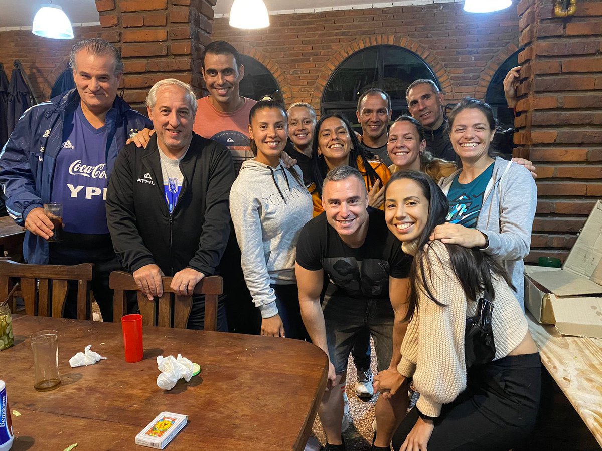 🗓️ El pasado lunes el plantel arbitral de Futsal se reunió📍en nuestro Centro de Alto Rendimiento Arbitral para compartir un grato encuentro  y disfrutar de una cena en el cierre del año. 

¡ Nada como compartir y disfrutar con toda la familia arbitral ! ⚽️💞