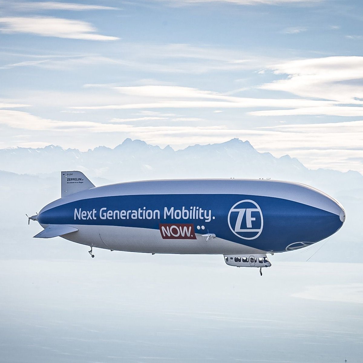 We haven't posted any #ZeppelinNT photos in a while! 

Here's the latest stunning shot from michael-haefner.com to make up for it.

#AirshipAssociation #ZeppelinNT #LTANews #airships #HybridVehicles #blimps #zeppelins #aerostats #HAPS #LTA #LighterThanAir #helium #aviation