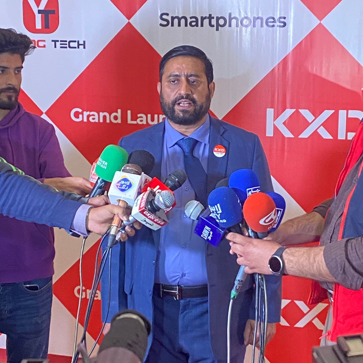 The KXD smartPhones in the thriving Pakistani mobile market. Young Tech, the exclusive distributor and manufacturer, unveils the powerful A07 (8GB) device. CEO of Young Tech Irfan Yousuf is talking to the media. #kxdsmartphonesyoungtechpk