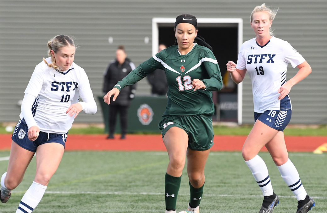 ⚽️ Capers’ Ally Rowe finishes with record-breaking season in women’s soccer ⚽️ Ally Rowe des @gocapersgo termine avec une saison record en soccer féminin EN: bit.ly/3GRTSEW FR: bit.ly/3v1hjsC