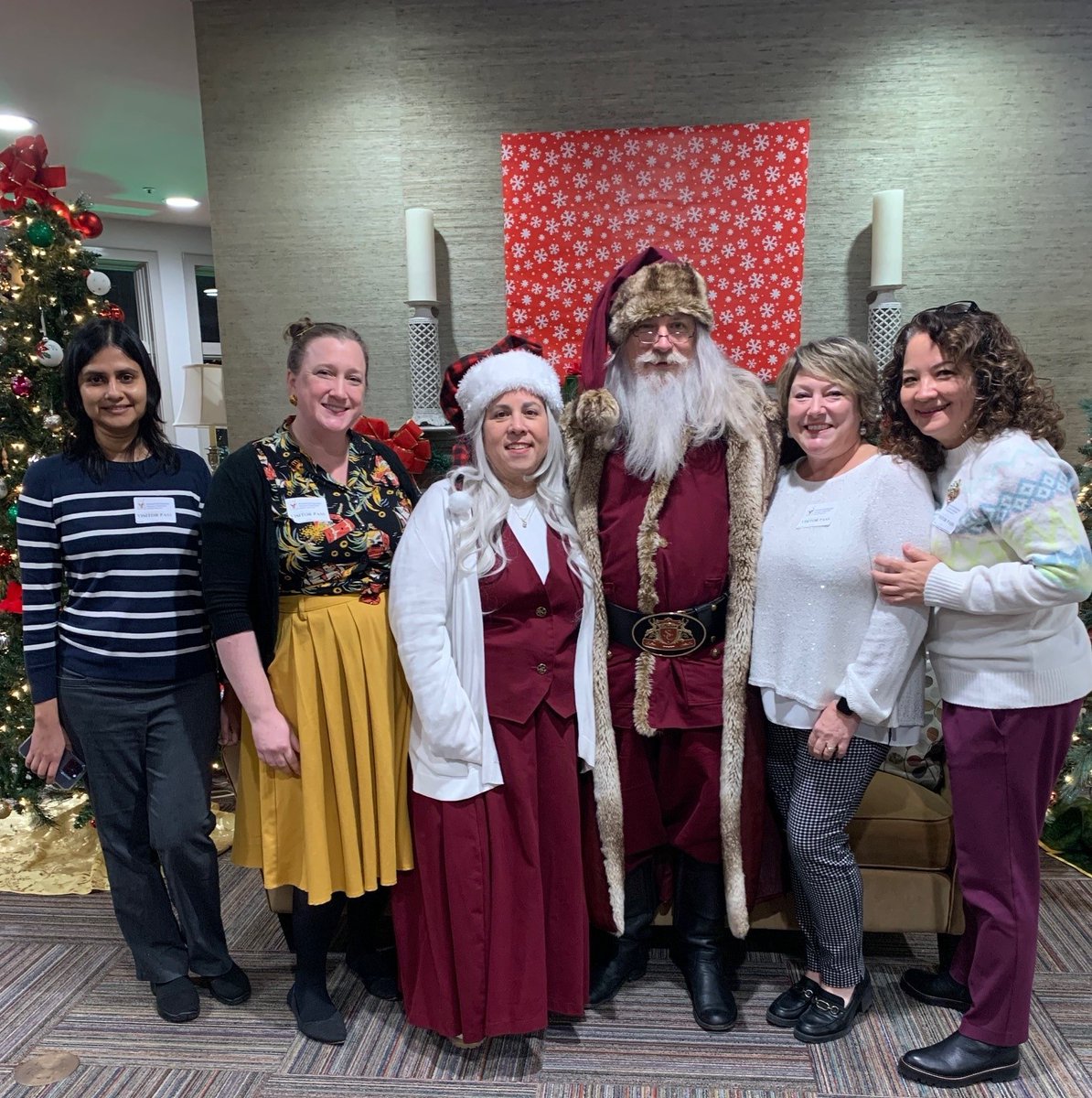bernardondesign's tweet photo. The Bernardon team volunteered for Ronald McDonald House Charities of Greater Delaware (RMCGD) with “Share a Night,” their house lighting ceremony. Visitors and families had the opportunity to meet with Santa and participate in the holiday lighting of the Ronald McDonald House. https://t.co/Zuu8LfQvPb