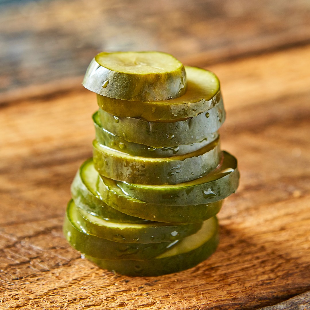 A side of pickles always hits the spot! 🥒😋 

#stlsouthern #friedchicken #nashvillehotchicken #stleats #eatlocal #stlfoodie #explorestlouis #stlcatering #catering