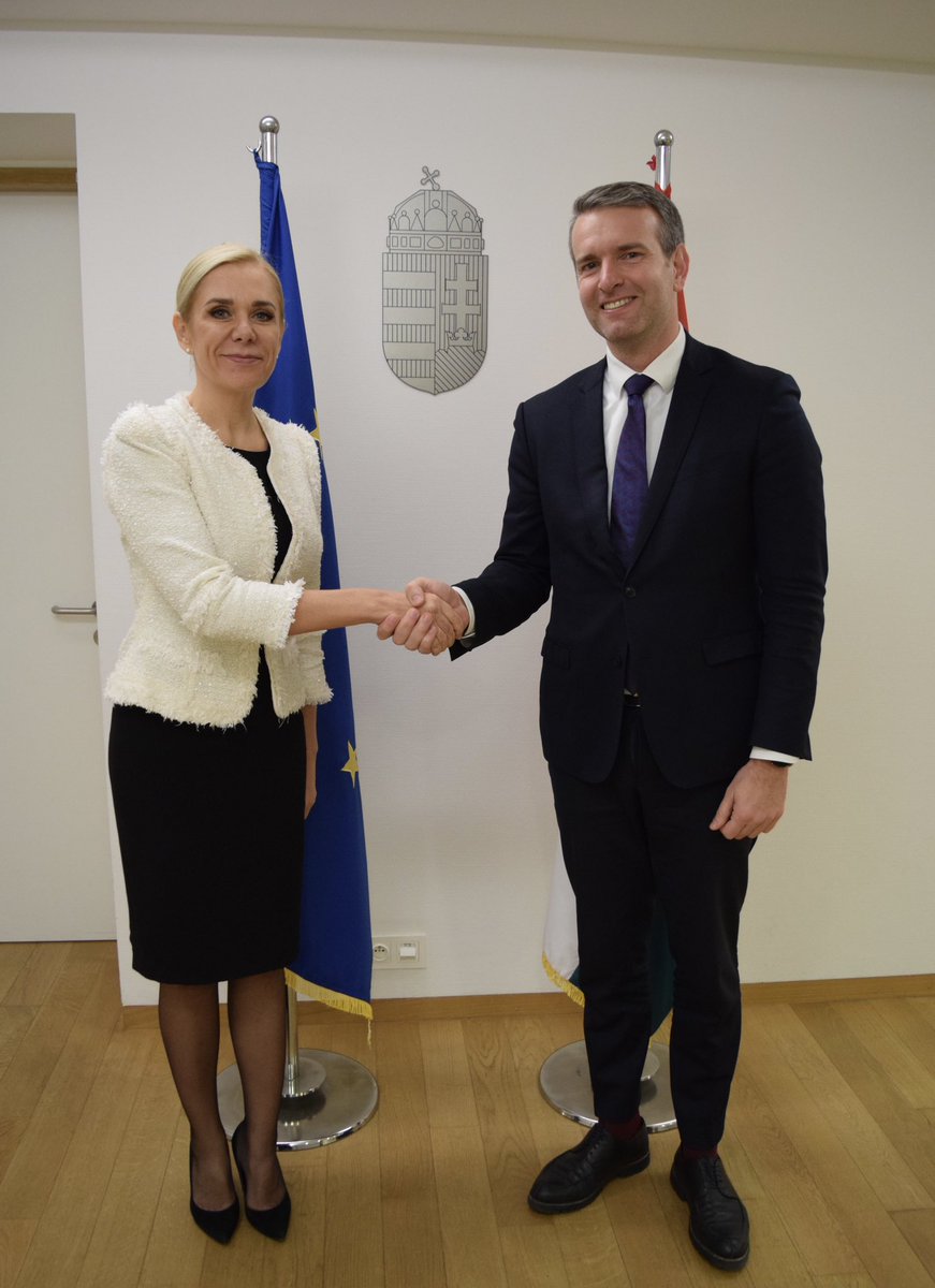 🇸🇰🇭🇺 Yesterday's Council meeting was also a good opportunity to meet the Slovak delegation in Brussels. 🤝🏻 W/DeputyPM @SakovaSr Denisa Saková we reviewed the priorities of the upcoming HUN Pres, incl: - strengthening energy sovereignty,& - creating a secure, resilient e-sector.