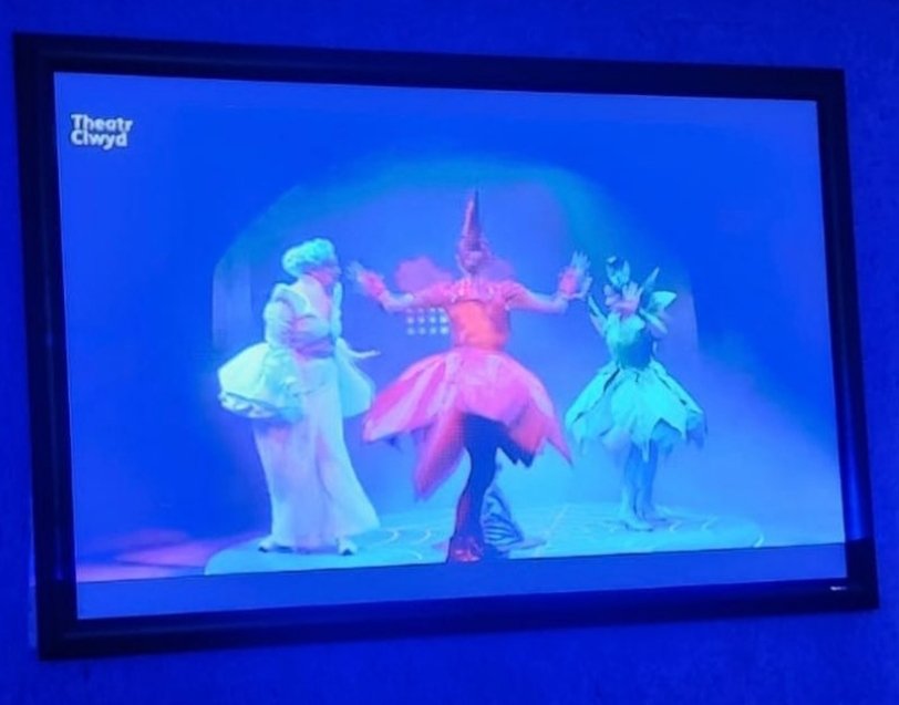 The young people really enjoyed their end of term treat, watching #SleepingBeauty #Pantomime live stream from <a href="/ClwydTweets/">Theatr Clwyd</a> huge thanks for making it happen with #AncoraHouseSchool #endofterm #Christmas2023  #AncoraHouse #CYPMentalHealth