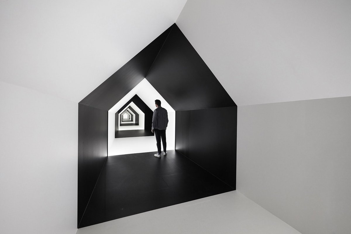 BETWEEN TWO WORLDS

Although exhibited a few years ago, this art merges the surreal, intricate art of Dutch graphic artist M.C. Escher with the minimalist design ethos of Japanese design studio Nendo.

read → minimalissimo.com/articles/esche…