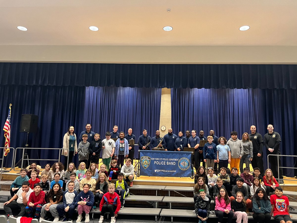 Big shout out to <a href="/NYPDCeremonial/">NYPD Ceremonial Unit</a> for giving our Boyd Intermediate School students a wonderful and spirited performance, and for the Q&amp;A with 5th grade band! Happy Holidays!