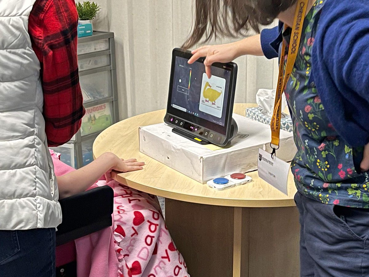 This young private school student is exploring a book on a Tobii I-13 using #Eyegaze. SET-BC #SLP Arika & OT Marie support her progress.

@TobiiDynavox #EyeGazeTechnology #AccessibleBooks #BuildingCapacity #AAC #Access #SpeechLanguagePathologist #OccupationalTherapist #BCed