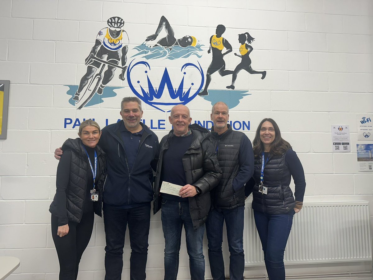 Had our mates John and Dave down from @TrustlandGroup who’ve donated a superb £2500 to our charity ..we are hoping this can help towards us getting our community minibus in the near future … brilliant lads have a great Christmas and New Year 💙🎅🏼