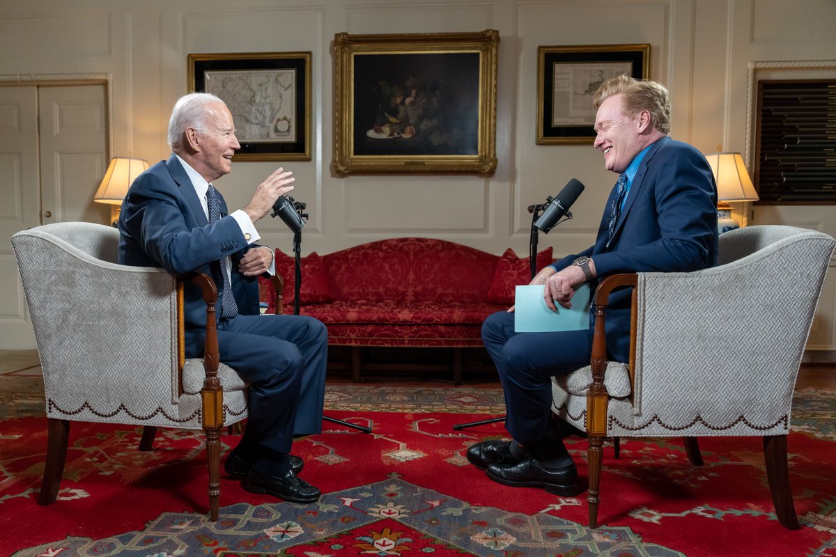 I am a lifelong student of American history, so to be able to interview @Potus at the <a href="/WhiteHouse/">The White House</a> was a dream come true. Listen to this very special episode here: apple.co/TeamCoco