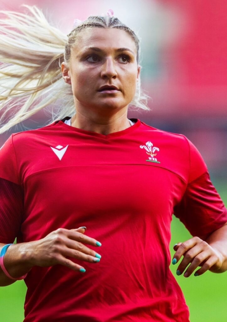 📢 Welsh rugby pro, Lowri Norkett-Morgan continues her sporting legacy at Coleg y Cymoedd. 🏆🏴󠁧󠁢󠁷󠁬󠁳󠁿 👉 Read more: ow.ly/UKkK50QkxNN