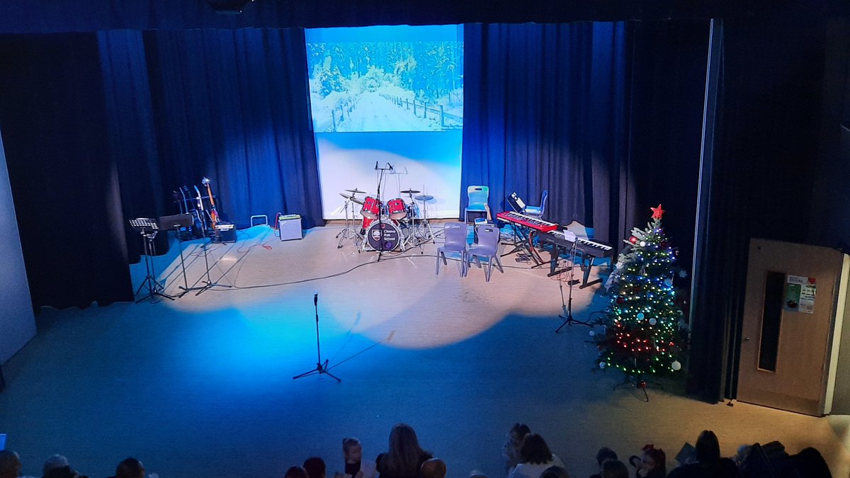 20/12/23 - The stage is set.... now it's the countdown to the Christmas Talent Showcase! 20mins to go......