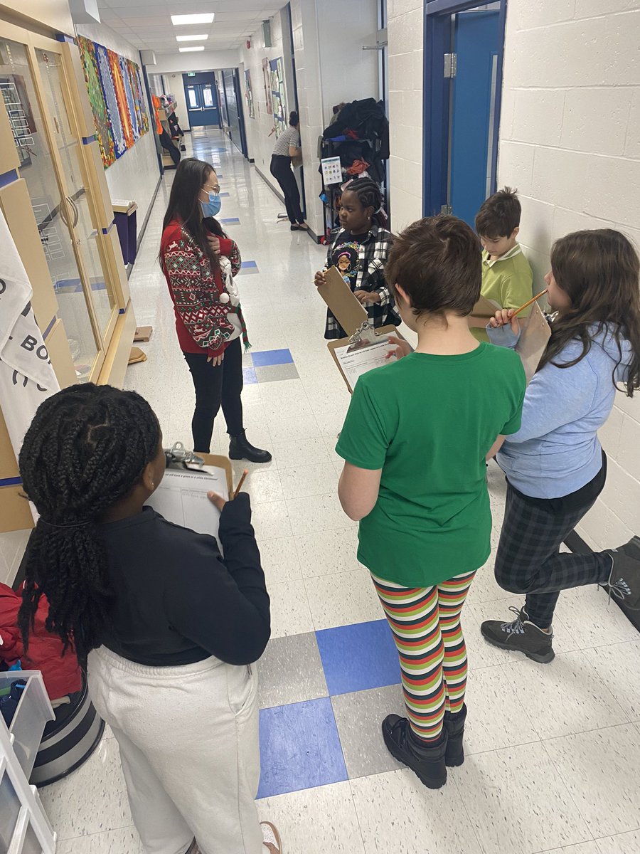 lvalksocsb's tweet image. “Ms Valks, whats a green Christmas ?”
After a discussion, we looked at the weather & made our own predictions.
We extended our learning by asking 30 ppl what their prediction is, tallied our answers & graphed the data!
@AssumptionOCSB #ocsbMath #ocsbDeepLearning