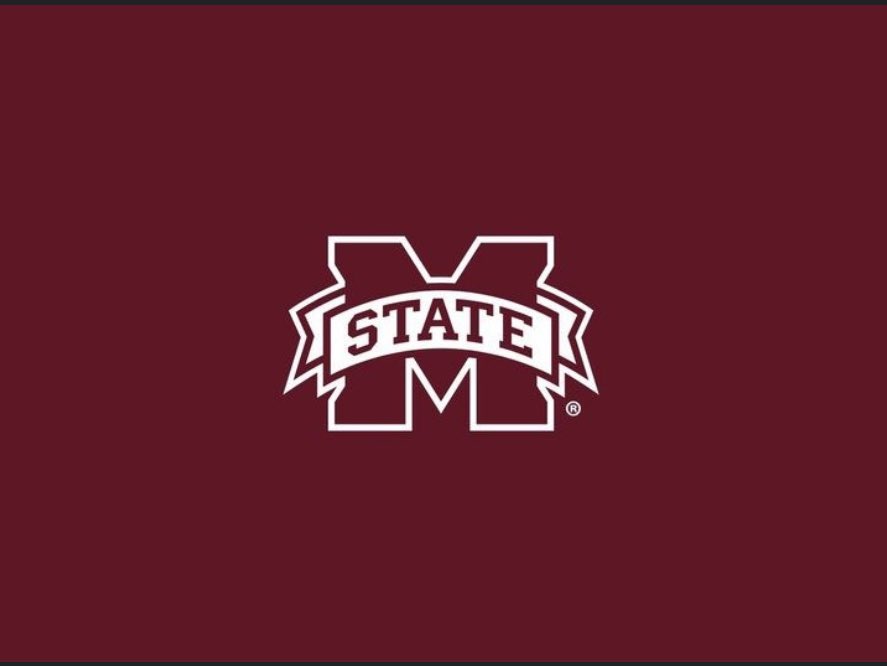 #AGTG Blessed to receive an offer from Mississippi State University 🐶!! @CoachCBell26 @sshsraiders @CGauntlett33 @EarlEverett @ChadSimmons_ @GixerGirl4983