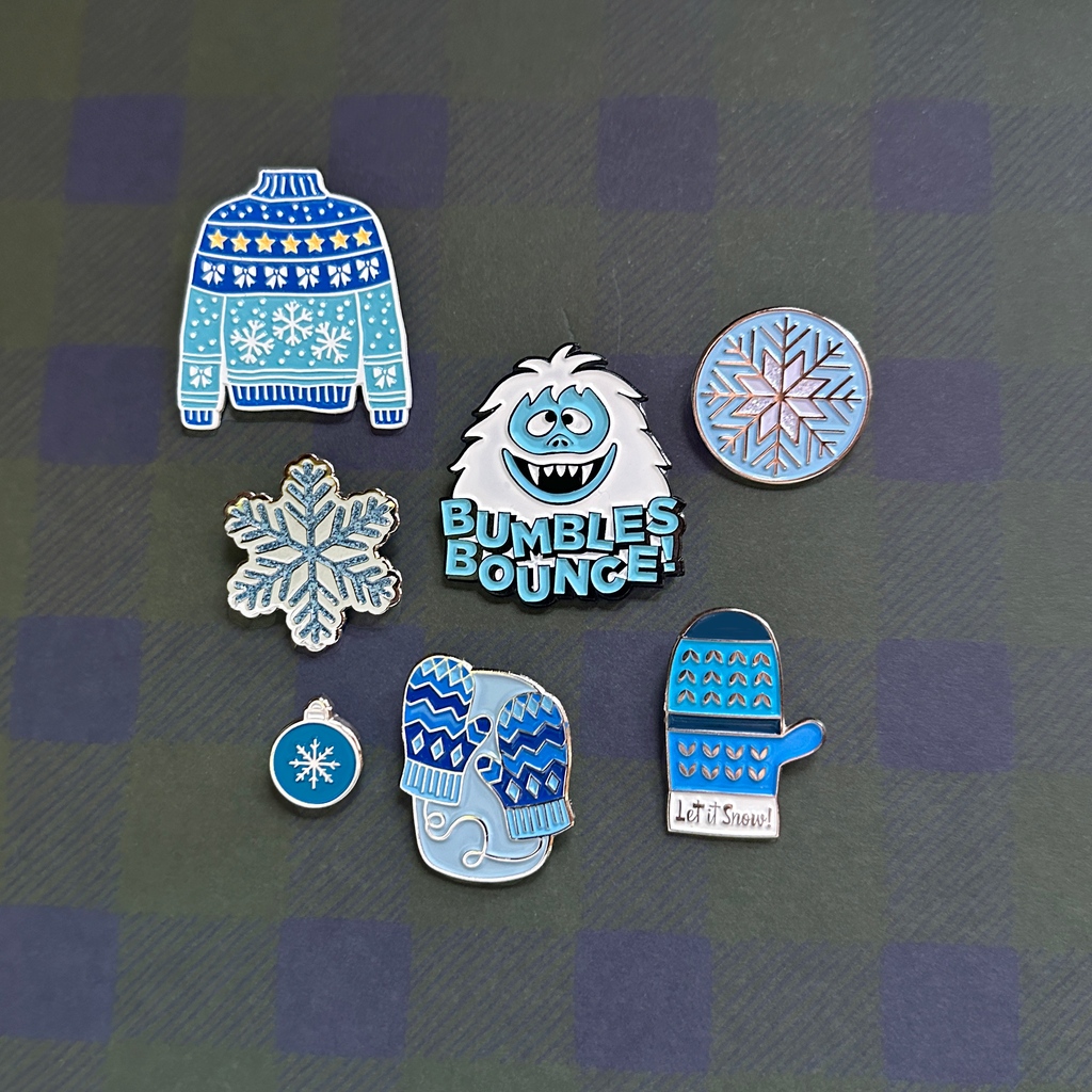 BigLeaguePins's tweet photo. Brrrr. ❄️☃️ When it's cold outside, we like to add a group of winter-themed flair to our coats, hats, or scarves. Which wintery pins would you wear together?

Shop all in our @etsy shop 👉 https://t.co/XhElx8DmcS

#babyitscoldoutside #enamelpins #chiberia #pinlover https://t.co/tmLEOIYxDz