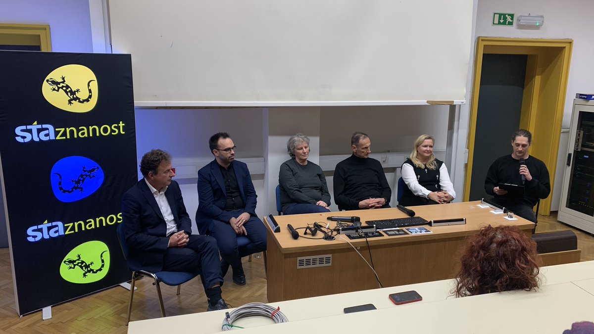 Lea Udovč (@leaudovc) on Twitter photo Začenjamo z okroglo mizo STAznanost “Od orodja do avtorja: Krmarjenje po polju umetne inteligence po razcvetu”. Če niste z nami v živo, lahko dogodek spremljate tudi prek prenosa na video.sta.si.
<a href="/STA_novice/">STA novice</a> <a href="/FFLjubljana/">Filozofska fakulteta UL</a> <a href="/FELjubljana/">Fakulteta za elektrotehniko UL</a> <a href="/kapelicagallery/">Kapelica Gallery</a> Začenjamo z okroglo mizo STAznanost “Od orodja do avtorja: Krmarjenje po polju umetne inteligence po razcvetu”. Če niste z nami v živo, lahko dogodek spremljate tudi prek prenosa na video.sta.si.
<a href="/STA_novice/">STA novice</a> <a href="/FFLjubljana/">Filozofska fakulteta UL</a> <a href="/FELjubljana/">Fakulteta za elektrotehniko UL</a> <a href="/kapelicagallery/">Kapelica Gallery</a>