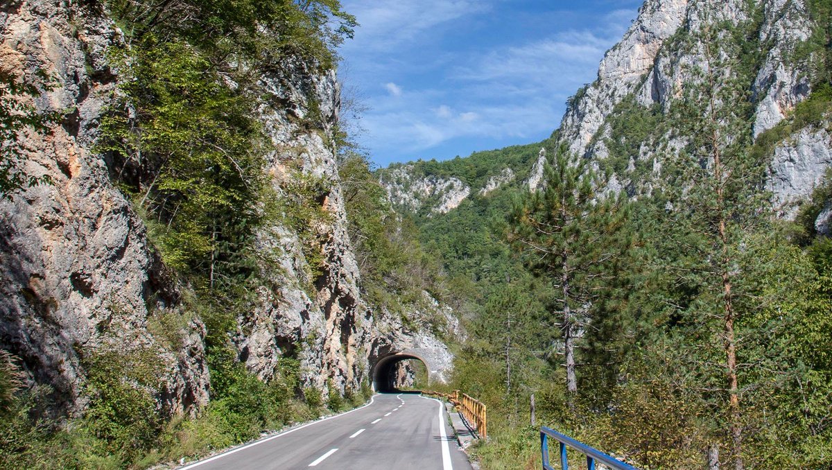 BadandBold's tweet image. In etwas mehr als 5 Monaten erobern wir die Straßen und Wege des Balkans bei unserem Blackout Ride 2024. Nur noch wenige Plätze sind verfügbar! 

l8r.it/xwQw

#rideout #adventure #balkan #dudesofdust #bikersfinest #badandbold #blackoutride