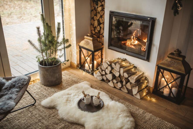 Basi_Insurance's tweet image. Many holiday fire risks can be minimized with a little care and planning. Here’s how to avoid some common causes of holiday fires. dy.si/qqKF2H2