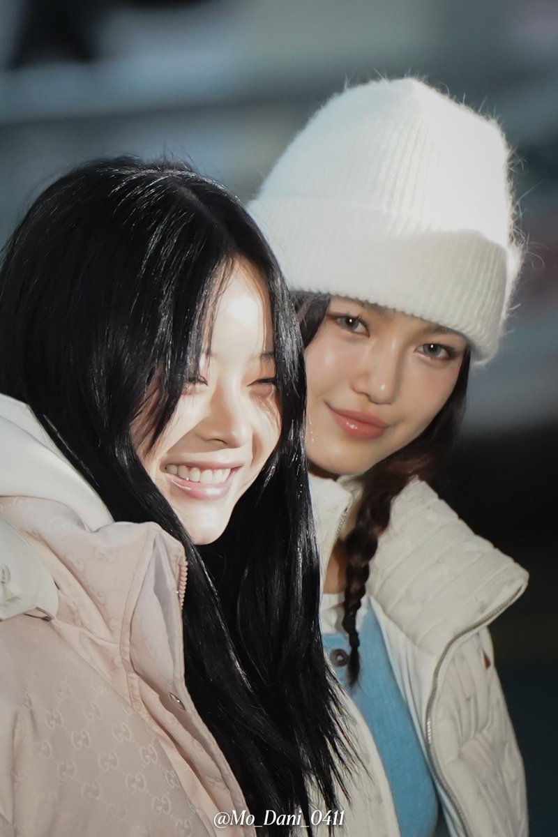 goldhanni's tweet photo. good morning to niniz only https://t.co/09hSEKmliQ