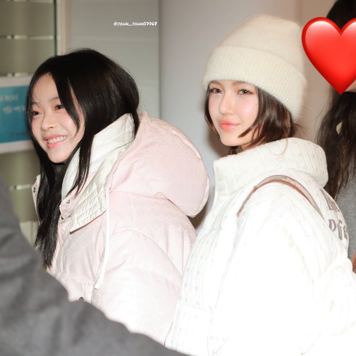 goldhanni's tweet photo. good morning to niniz only https://t.co/09hSEKmliQ