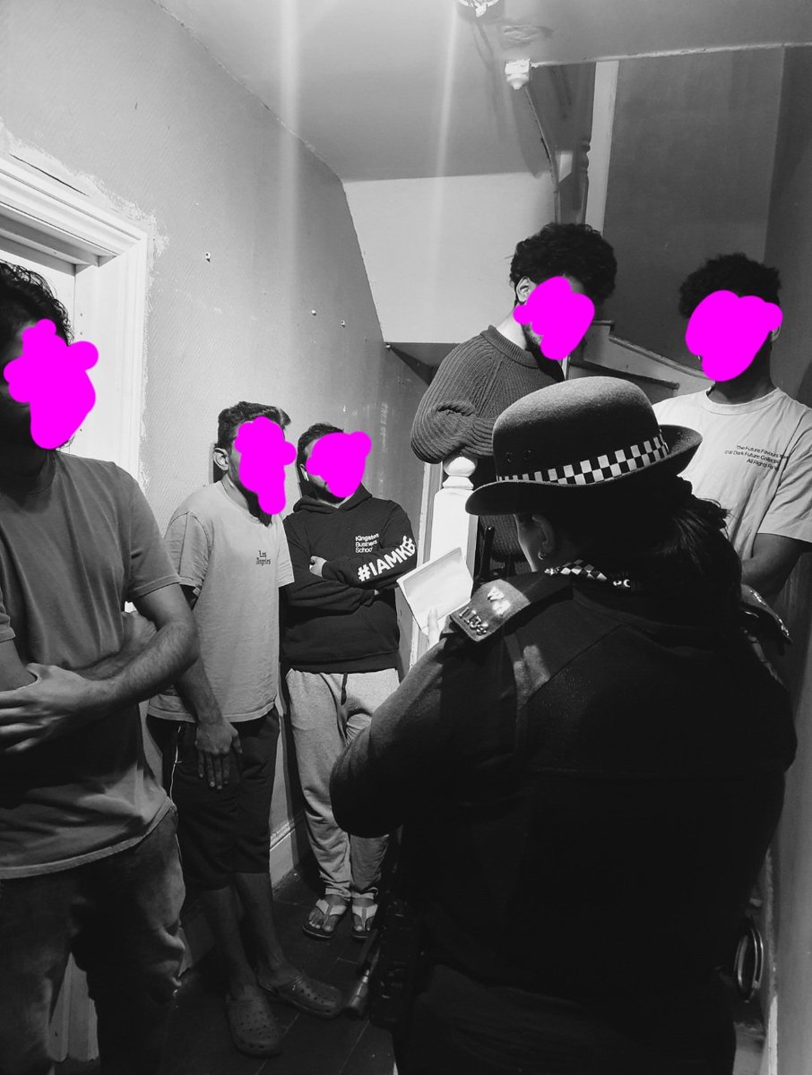 MPSHounslowHth's tweet photo. Hounslow Heath SNT were conducting/ Dealing with  ASB and reassurance patrols before the end of last year. GROVE &amp; COBBS ROAD HOUNSLOW. 
#Antisocialbehaviour 
#communityengagements https://t.co/ImUFaamHFT