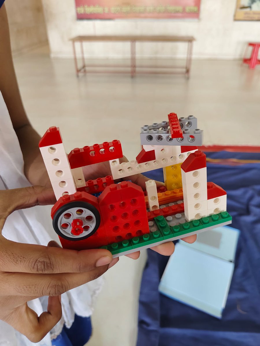 VaaniDCF's tweet image. Our STEM program, launched in Nov-2023 in partnership with #ShriSahuChhatrapatiApangKalyanSanstha Kagal, Kolhapur, is thriving! Huge applause to our dedicated teachers and enthusiastic kids. A big thank you to our philanthropic partner #ExxonMobil and technical partner, #Stemlabs