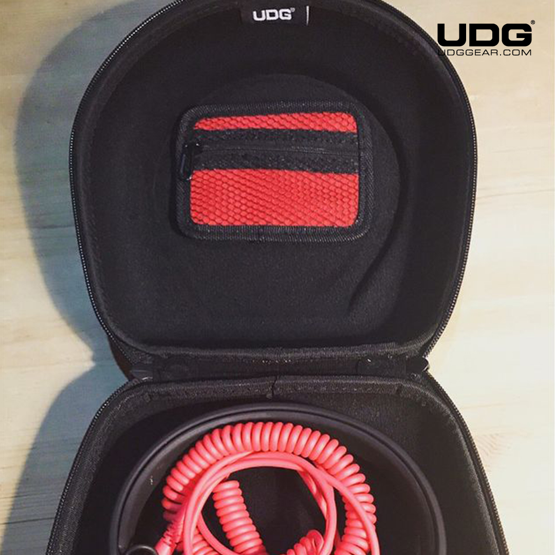 udggearcom's tweet photo. Smart protection 💪 for your headphone 🎧 by @a_dj_store

#UDG #UDGGEAR #Deejay #Producer #DJLIFE #UDGonTheRoad #DJonTour #UDGreGram #MusicMagic #MusicLover #MusicIsLife #djstore #excessiverecords #djshop #djworkshop #djschool #klmalaysia https://t.co/PWNX66H9Ay