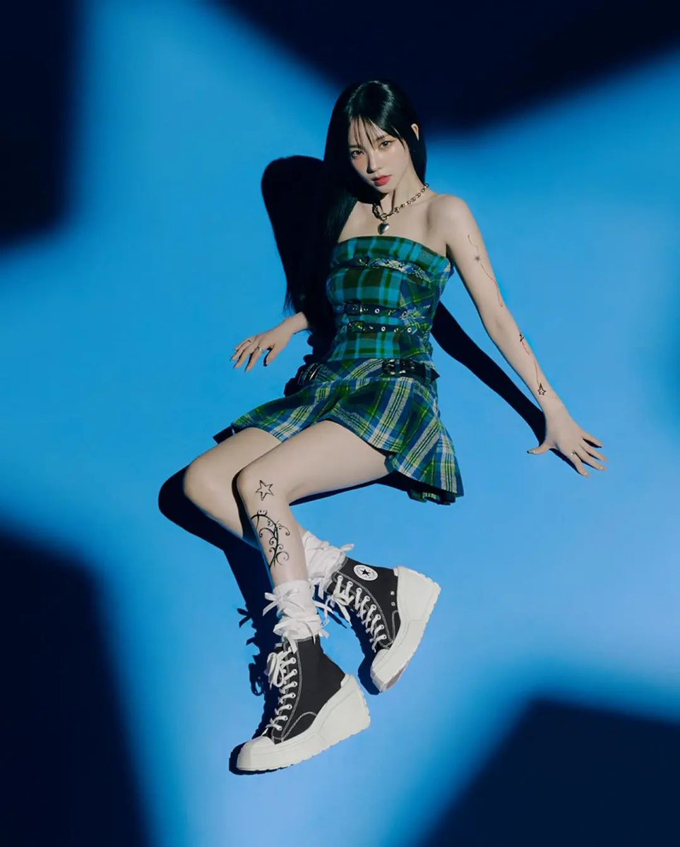 KoreanVisually's tweet photo. Karina has been selected as the new ambassador of Converse.

KARINA for Converse 

- 🐇 
KARINA CONVERSE KR AMBASSADOR
#KARINAxCONVERSE #KARINA #카리나 https://t.co/IGrlrE0GXo
