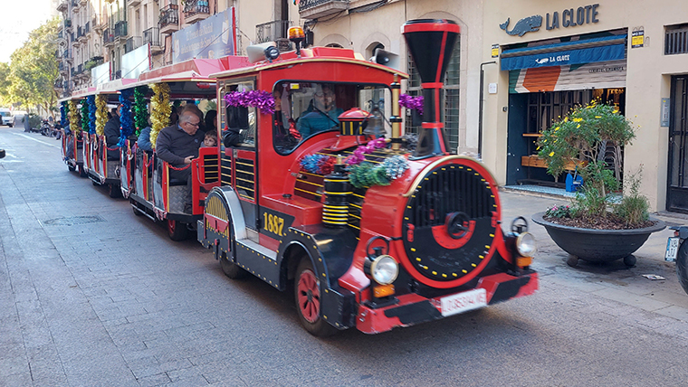 Aquest Nadal, puja a un dels Trenets del Comerç de #SantMartí!  🚂✨

📍 Els podeu trobar als barris del #Poblenou i de la #VernedaSantMartí

Consulteu les dates, horaris i punts de sortida:
🔗 via.bcn/GOhS50QloPH