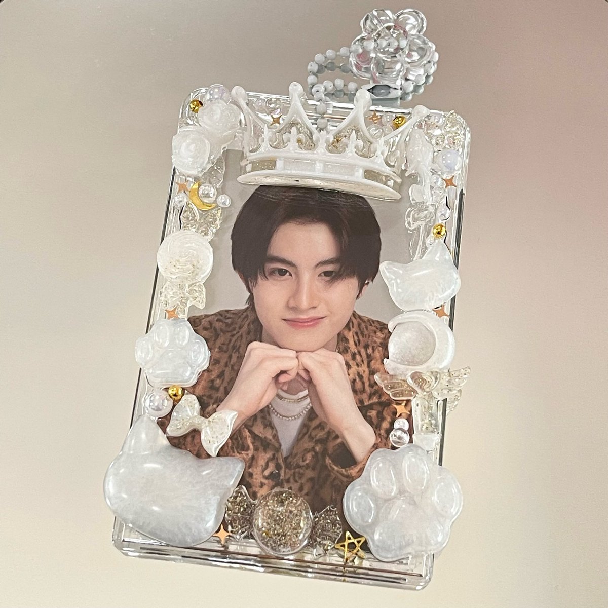 Fly2Somewhere's tweet photo. แจกเนื่องจากได้การ์ดที่อยากได้ครบแล้ววว💓
รางวัลที่ 1. เฟรมการ์ดสีดำ + การ์ดเน็กซ์ 
             2. เฟรมการ์ดสีขาว + การ์ดเอเอ 
ไม่เสียค่าใช้จ่ายใดๆ แจกให้กับคนที่ RT + follower เราเท่านั้นนะค้าบบ

ใครมารายงานตัวก่อนเลือกก่อนได้เบย💓
สุ่มวันที่ 11/01  3ทุ่มน้าา🫶🏻

#ตลาดนัดbus https://t.co/Uh5EqU1SiY