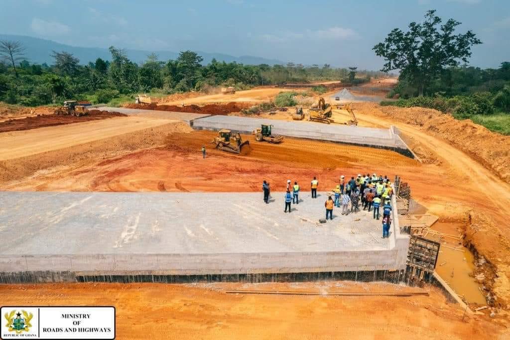Jojo_stephen1's tweet image. Working Government!!

Construction of Accra -Kumasi Road is progressing steadily.
