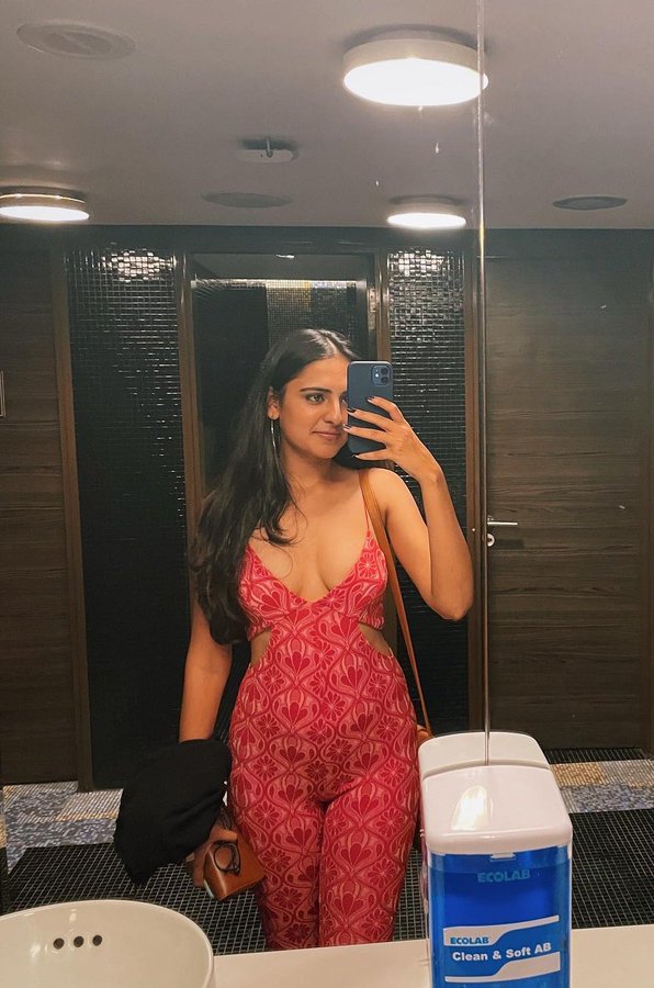 GC-8UgZW8AEepJ8?format=jpg&name=900x900