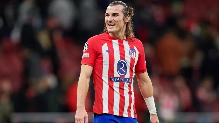 💣💥 🇹🇷 | Atletico Madrid's Turkish defender Çağlar Söyüncü could be an option for West Ham and Everton. Fenerbahce, FC Porto and AS Roma have all been linked with the 27-year-old Turkish defender. 🔵#Atleti