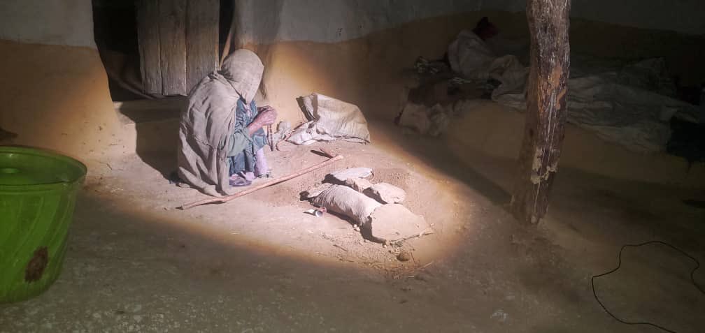 Tigrai_TV's tweet image. Hunger claims 41 lives in a single vicinity in Eastern #Tigray 
___

Akeza, a mother in the district of Sewha Saesie district recently lost her husband due to starvation.

 She speaks this as we found her in the vicinity of Welwalo along side her destitute children.

She says