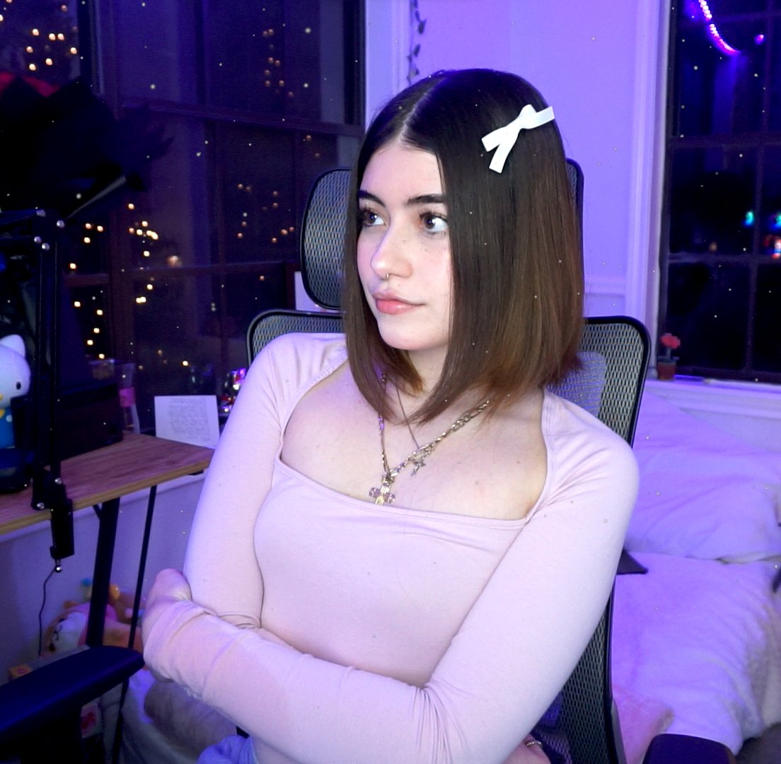 Y RESUCITO AL TERCER DIA SEGUN LAS ESCRITURAS twitch.tv/dannespino rtybesi jiji