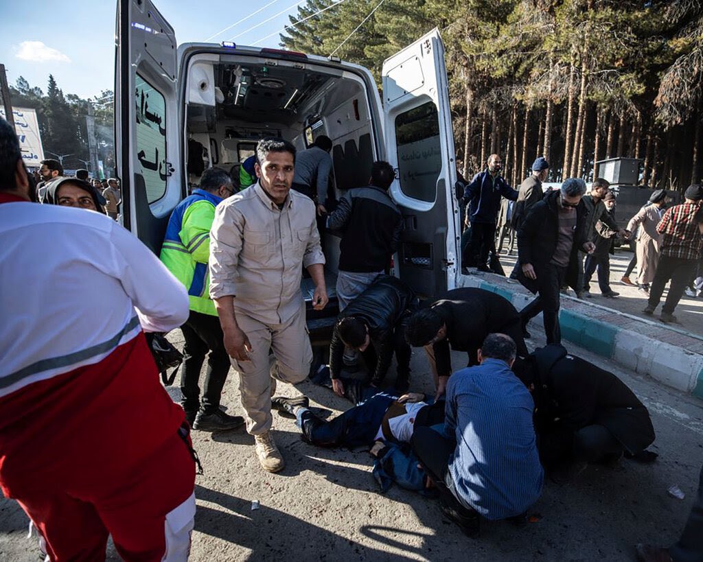 _AMANZE_'s tweet photo. Blasts in Iran killed at least 103 people.

https://t.co/ADwYKT603X https://t.co/xcxEL8TjEV