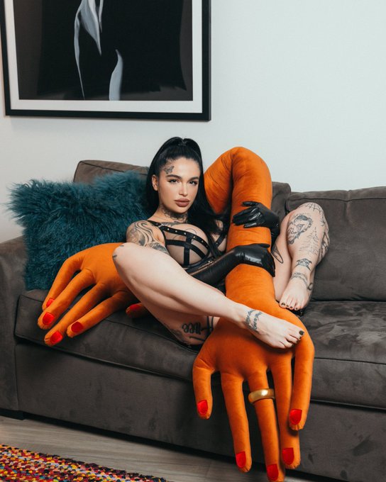 Come spend some time w/me https://t.co/MVTh78T18G