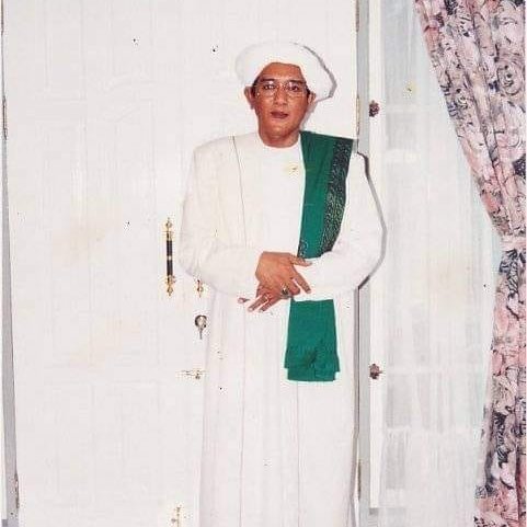 HIDJKSL's tweet photo. Timbul pertanyaan.. "Apakah hikmahnya kita disuruh oleh Tuhan membaca sholawat dan Salam, sedangkan Nabi terus menerus mendapatkan Sholawat Dari ALLAH Subhanahu wa ta'ala?

Nah, maka jawabnya... ⤵️⤵️ https://t.co/RPL7El9mWl
