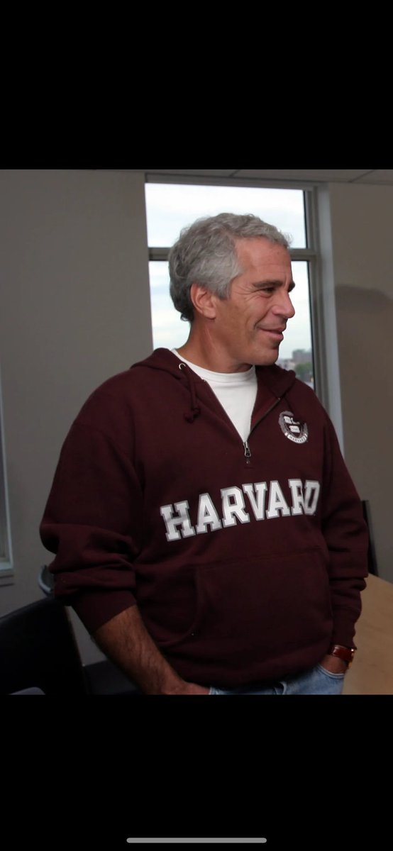 infidelusa5's tweet photo. It’s been a tough week for Harvard, and just knowing that Mr. pile himself went there makes me think Harbert’s not gonna have many people applying for next year! 
#Harvard #HarvardUniversity #HarvardWatergate #HarvardStained https://t.co/39stzsjitX