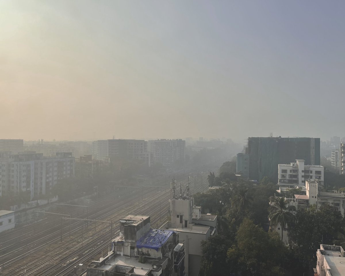 Kudos, Mumbai! Your award-winning firecracker performances really contributed to city’s pristine air quality!! Who needs fresh air when you can have the aromatic blend of smoke &amp; pollutants? Keep up the ‘breathtaking’ tradition #Mumbai 
Is there a way out <a href="/mybmc/">माझी Mumbai, आपली BMC</a> ?

#pollution