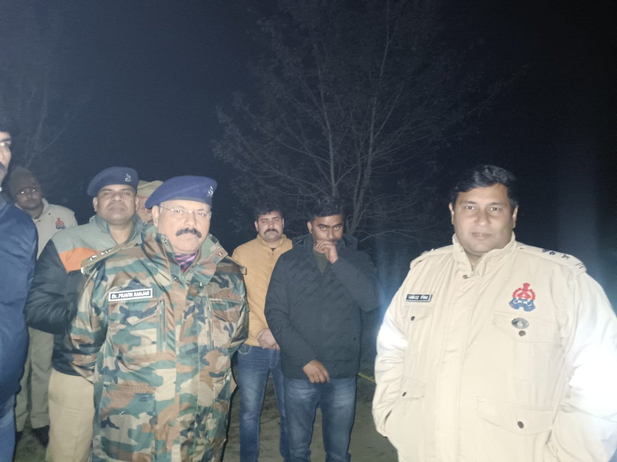 Zero Tolerance Against Crime -     
👉#SP_SITAPUR के निर्देशन में एसओजी व थाना पिसावां पुलिस द्वारा वांछित 25,000/-रु.का  इनामिया अंतर्जनपदीय अपराधी बिट्टन मुठभेड़ में गिरफ्तार।   
👉01 तमंचा,04 जिंदा/खोखा कारतूस 315 बोर व मोबाइल बरामद।
 #UPPolice #SitapurPolice
<a href="/Igrangelucknow/">IG Range Lucknow</a>