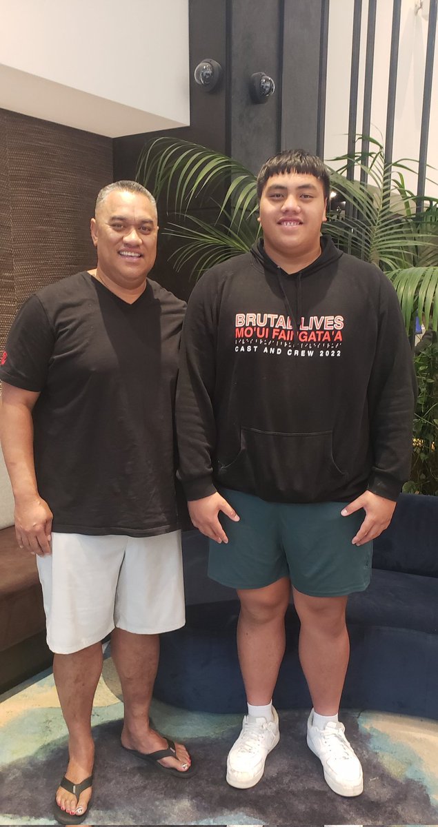 Seminar with Coach Ofahengaue (2001 NFL Draft pick Mr Irrelevant) (Former BYU Director of Recruiting). Critical Insight Towards Educational Advancement &amp; Sporting Opportunities. Such a Blessing &amp; Honor, Thank You T.O.
#Navigators #AIPPTrust #CoachVaka