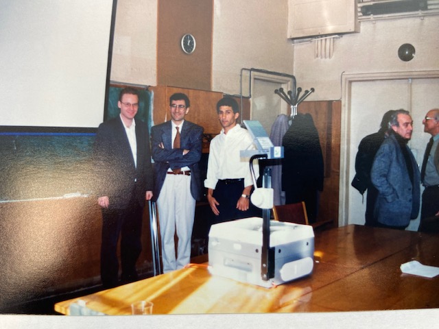 MattoussiGroup's tweet photo. 2023 was big for the QD crowd, as the Chem. Nobel prize was awarded to 3 greats working on colloidal QDs. I wanted to share with you a couple of grainy photos from my Habilitation in 1994. They show 2 Nobel winners: de Gennes (1991/Phys) and Bawendi (2023/Chem). Coincidence! https://t.co/q1IGNh3sbC