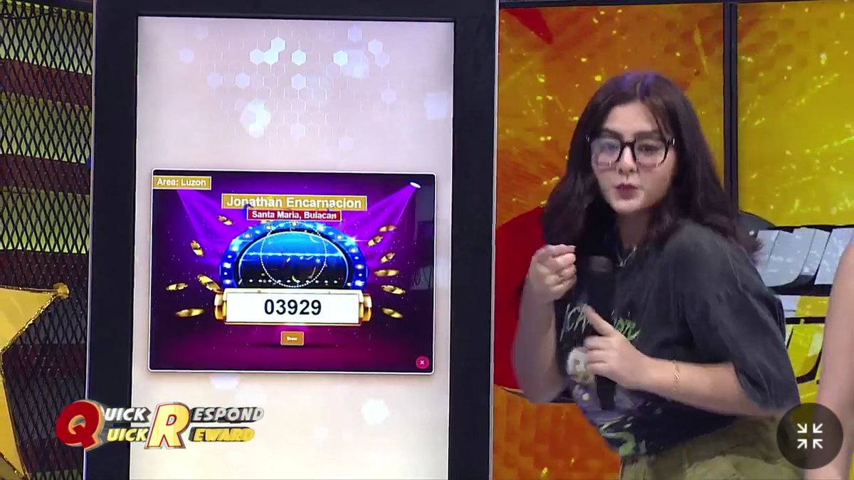 cassy_updates's tweet photo. Dahil birthday week nya, si Cassy ang naatasang maghulog sa "pachinko"__at may "love hugot" pa rin s'ya. HAHHA. Sana daw mahulog sa tamang tao. 😆

1 | 4 | 2024

Cassy Legaspi | #CassyLegaspi 🌸
#EatBulaga | #EBTwistDay
#EBHost | #ShowbizRoyalty
#Sparkle | #Kapuso | #Cassynatics https://t.co/eTl34PW3RC