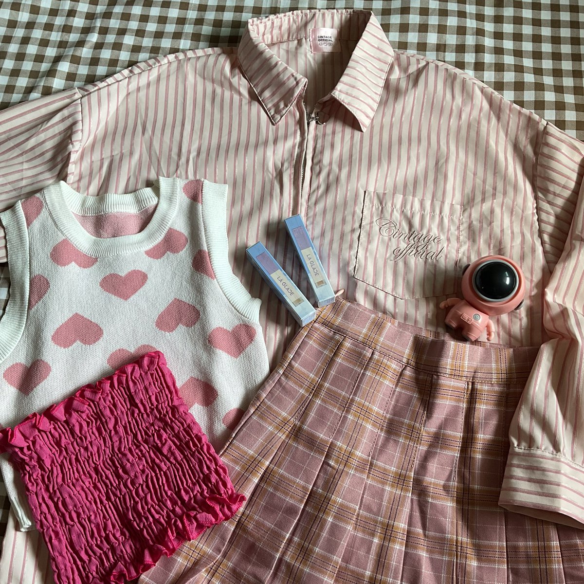 tararints's tweet image. ส่งต่อเสื้อผ้าหาค่าเทอมค่า 🤏

♡ ค่าส่ง 40.- ไม่บวกเพิ่ม 🎀
ปัก+รี ลด 5฿ (แคปส่งทางแชท) ♡

✿ ลง 5/01/67 🕰️ 20.00 น.✨

#ส่งต่อเสื้อผ้ามือสอง #ส่งต่อเสื้อผ้ามือ2 #ส่งต่อเสื้อผ้า #เสื้อผ้ามือสอง #เสื้อผ้ามือ2  #โล๊ะตู้ #ส่งต่อเสื้อผ้ามือสองราคาถูก #ส่งต่อcintage