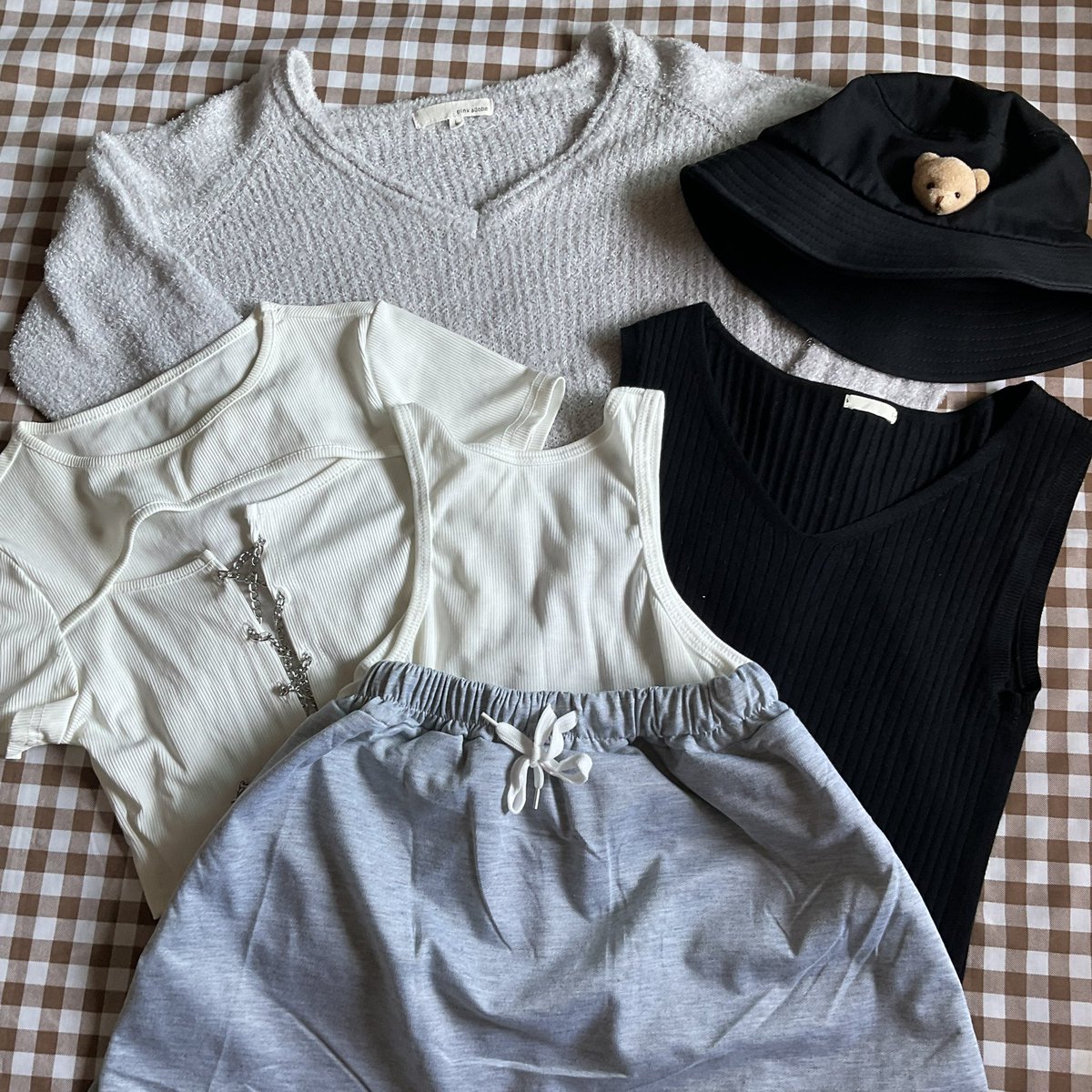 tararints's tweet image. ส่งต่อเสื้อผ้าหาค่าเทอมค่า 🤏

♡ ค่าส่ง 40.- ไม่บวกเพิ่ม 🎀
ปัก+รี ลด 5฿ (แคปส่งทางแชท) ♡

✿ ลง 5/01/67 🕰️ 20.00 น.✨

#ส่งต่อเสื้อผ้ามือสอง #ส่งต่อเสื้อผ้ามือ2 #ส่งต่อเสื้อผ้า #เสื้อผ้ามือสอง #เสื้อผ้ามือ2  #โล๊ะตู้ #ส่งต่อเสื้อผ้ามือสองราคาถูก #ส่งต่อcintage