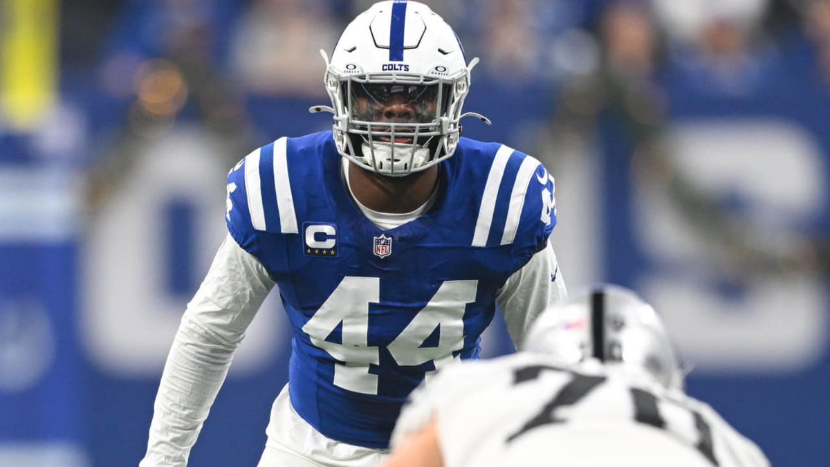 MLFootball's tweet photo. INSANE: #Colts superstar Zaire Franklin somehow did not make the Pro Bowl 

- 170 TACKLES (All-Time team record, breaking a record owned by himself)
- 2 forced fumbles
- 1.5 sacks
- 104 solo tackles
- 6 pass defended 
- Team captain 

THE BEST BACKER IN THE LEAGUE SHOULD BE IN THE PRO BOWL, @ZiggySmalls_‼️‼️‼️