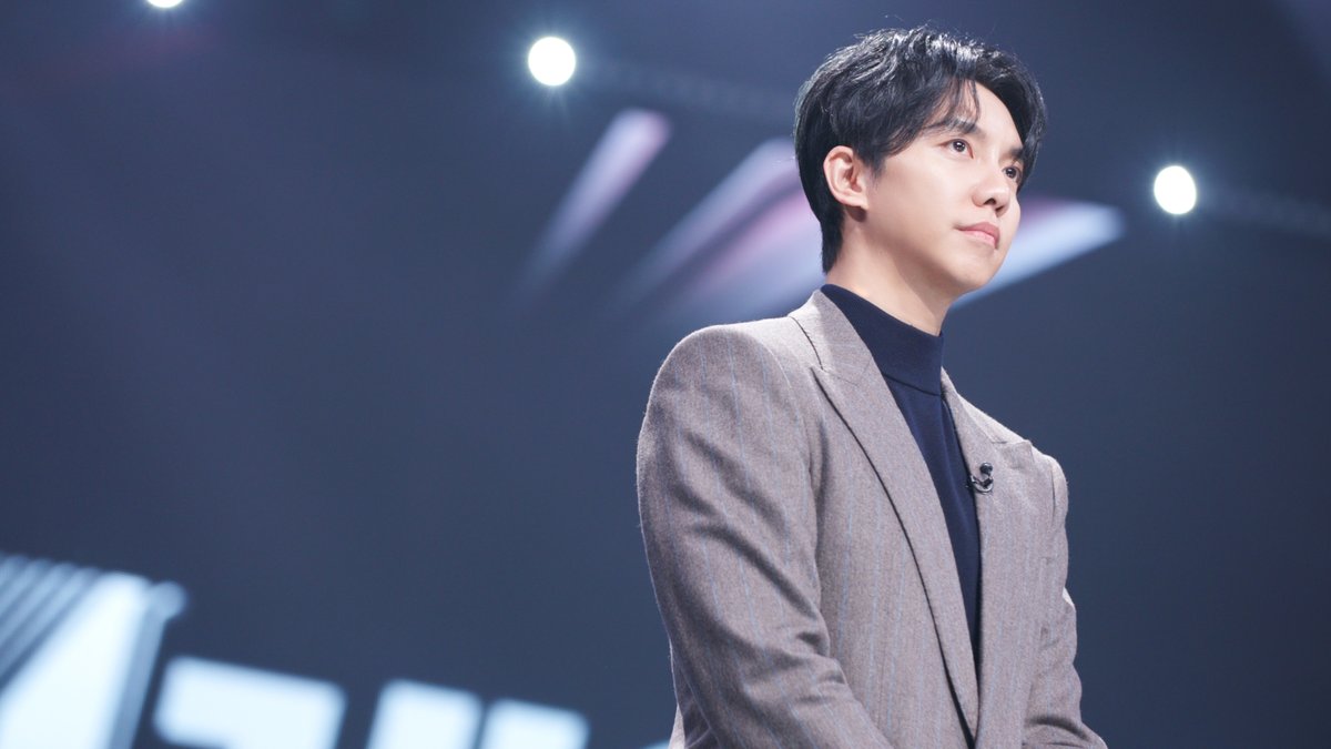 오늘은 젠틀맨(?)느낌 깐승기 사진 대령이오 

여러분은 깐승기가 좋으신가요?덮승기가 좋으신가요? 
전..모든 좋답니다💓 

다음주는 어떤 착장의 스타일인지 두근 ¤̴̶̷̤́ ‧̫̮ ¤̴̶̷̤̀
승기 보면서 목요일 밤 함께해요♥

오늘밤 10시 <싱어게인3>많관부💓 
#싱어게인3 #jtbc #MC #이승기 #LeeSeungGi