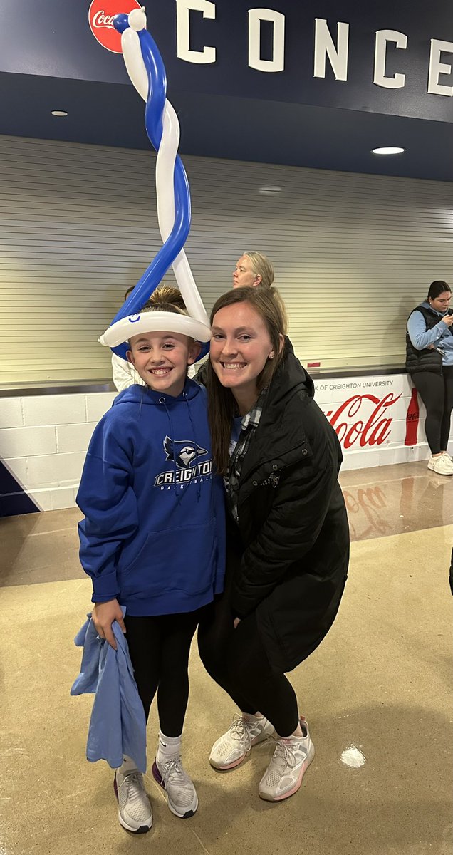 Welcome back tweeps. Fun night tonight. Kiki got to see the Goat play @_morggaaannnnn catch up with one of her hero’s @CamryMoore oh and watch the UConn huskies. Thanks for the pic @paigebueckers1 . Keep ballin Mo. #muchlove